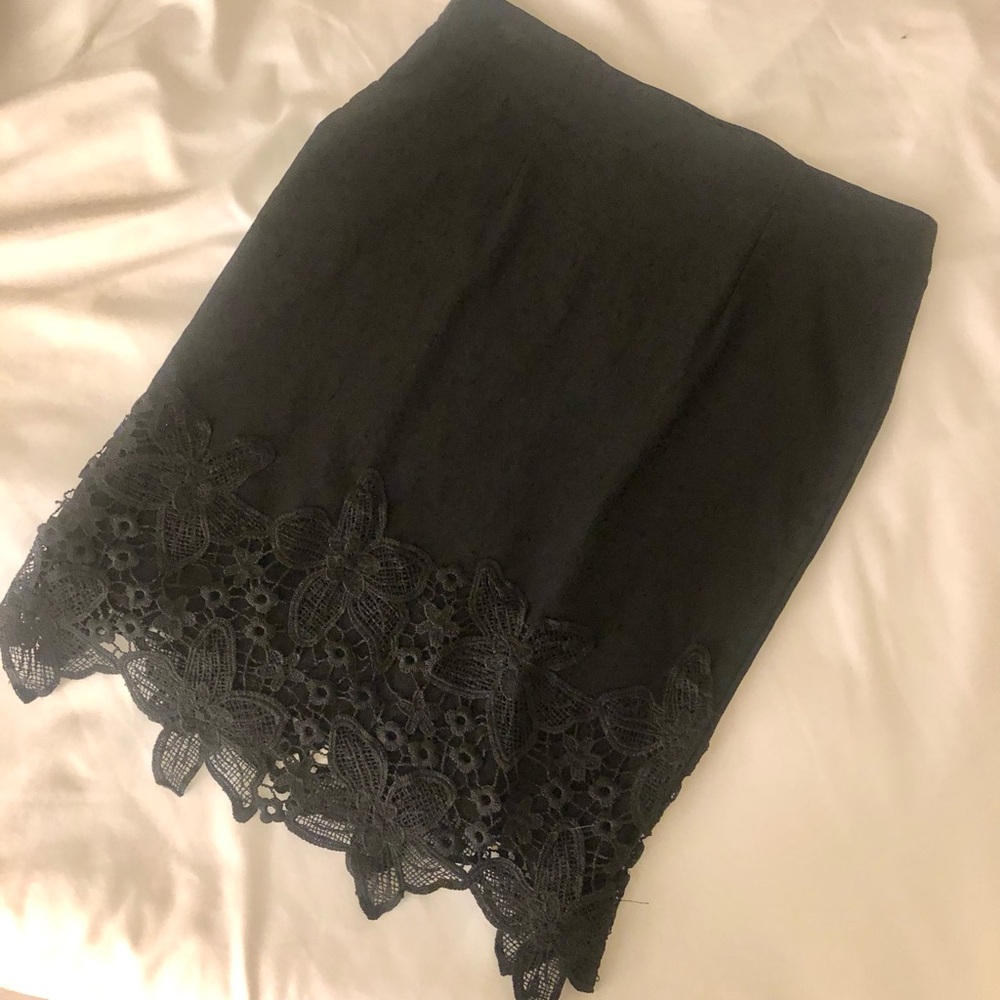 Lace Trim Pencil Skirt